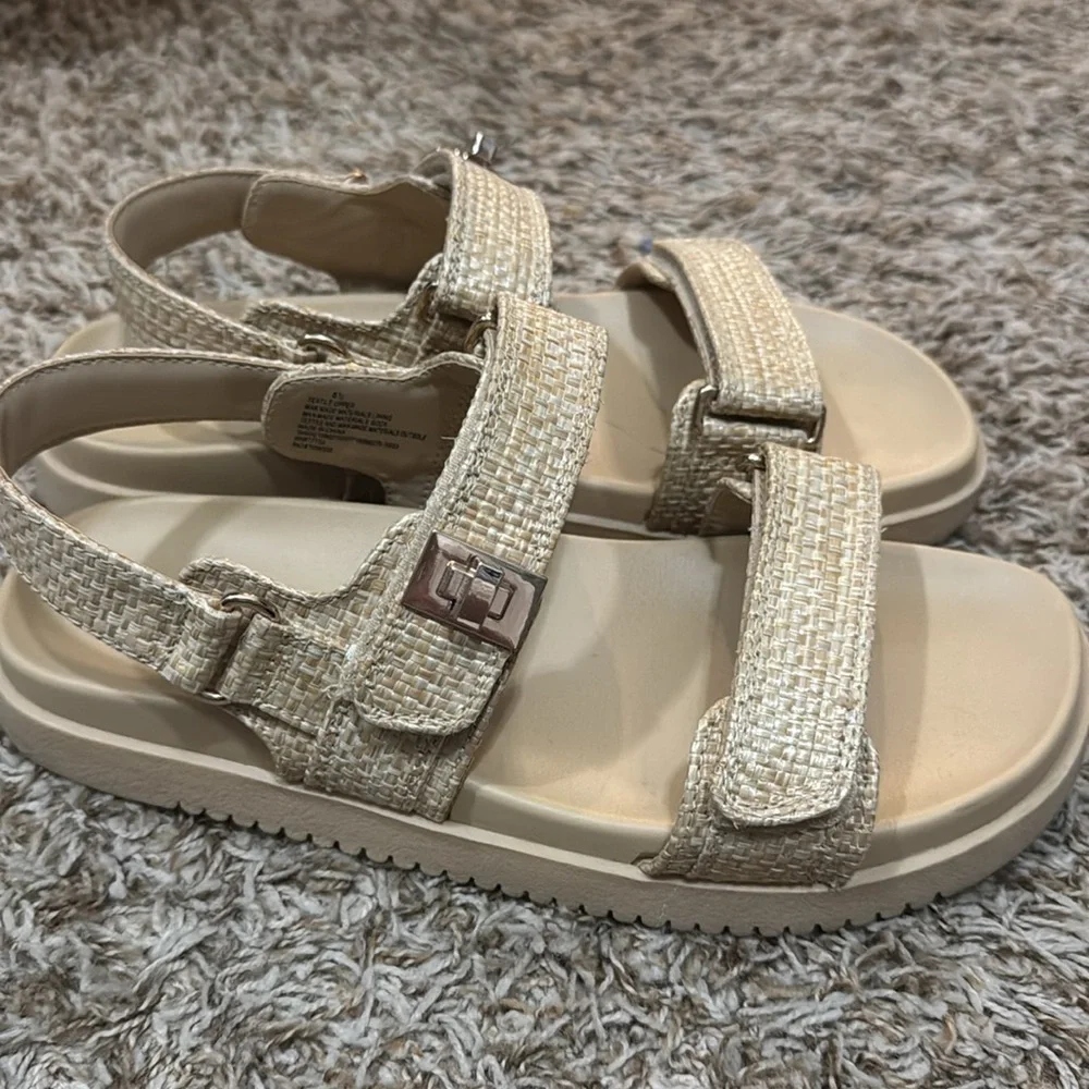 Fun Sandals - Picture 2 of 2